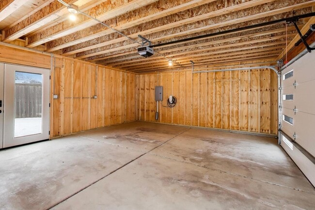 Building Photo - 2649 N Crawford Ave