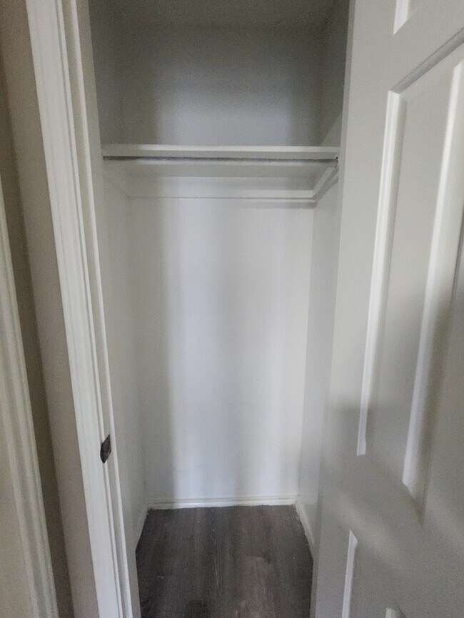 Building Photo - 1 bed 1.5 bath at Sagewood Condominiums, 2...