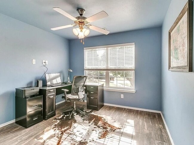 Building Photo - AVAILABLE NOW -  $500 Off First Month | 4-Bed Home in the Heart of Mustang | Storm Shelter & Mode...