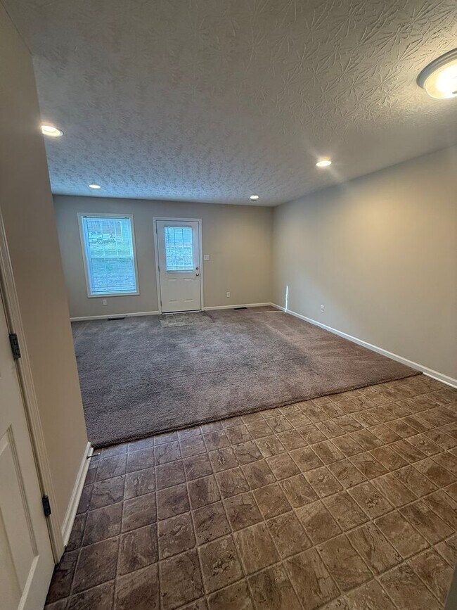 Building Photo - Upper Stone Apartments