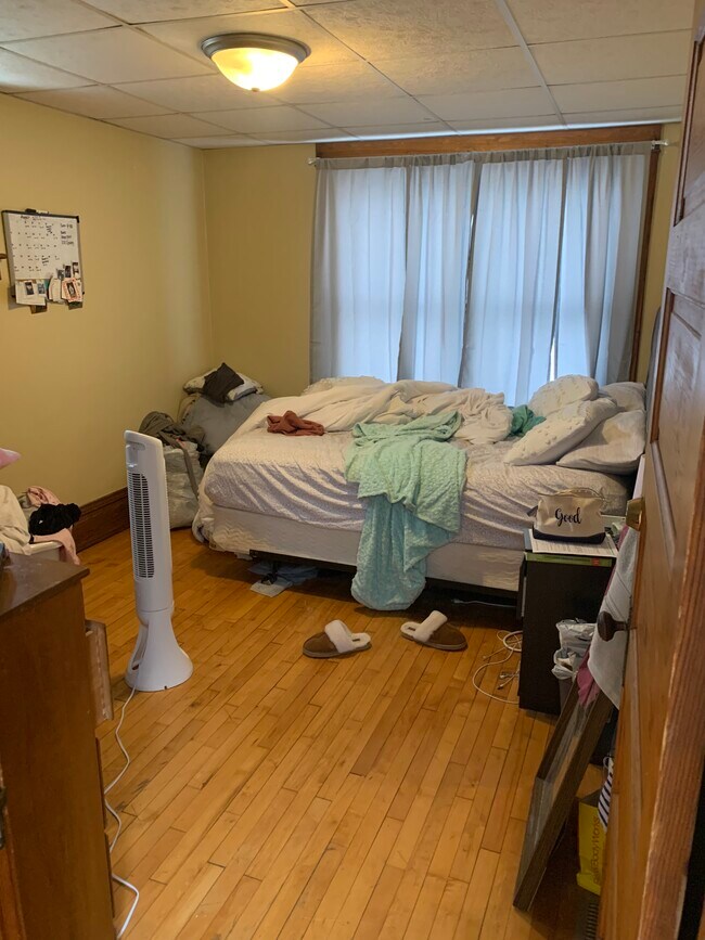 Building Photo - 409 E Cherry St