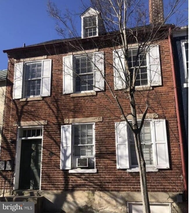 Building Photo - 512 Caroline St