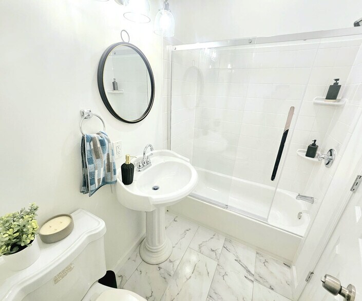 Building Photo - 2439 18th St NW