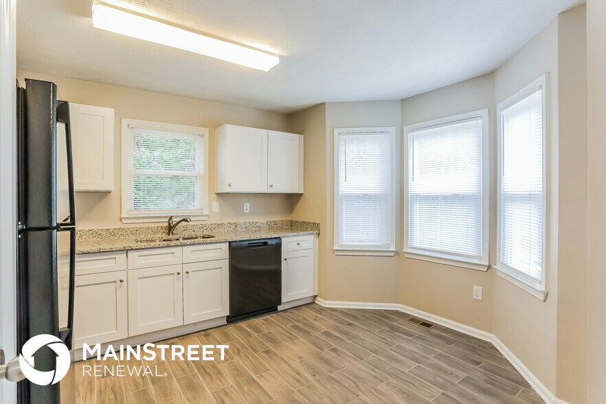 Building Photo - 170 Oak Landing Dr S