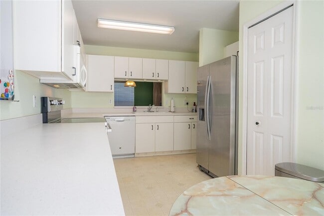 Building Photo - 3559 Capland Ave