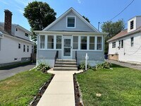 Building Photo - 128 Grove Pl