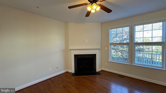 Building Photo - 9727 June Flowers Way