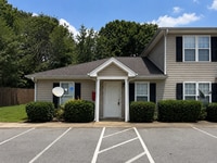 Building Photo - 614 E Parker St