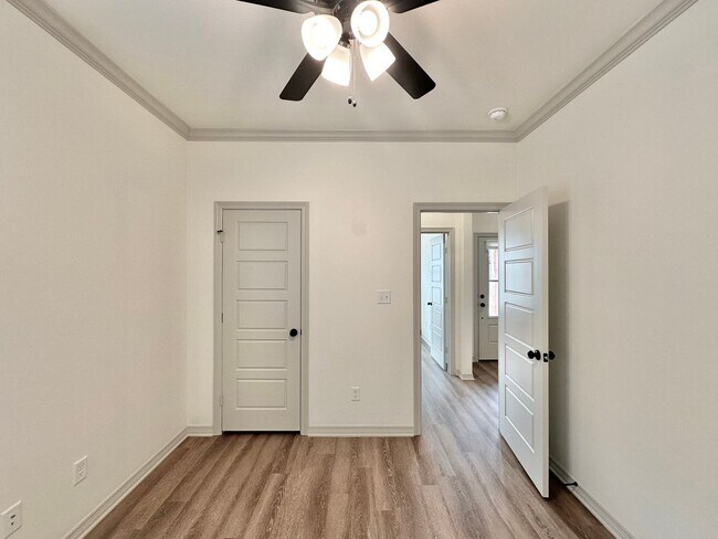 Building Photo - Coming Soon: 3 Bedroom 2 Bath Home in Tyler!