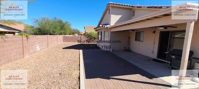 Building Photo - Starr Pass Shadows 4 bedrooms and 2 bathrooms