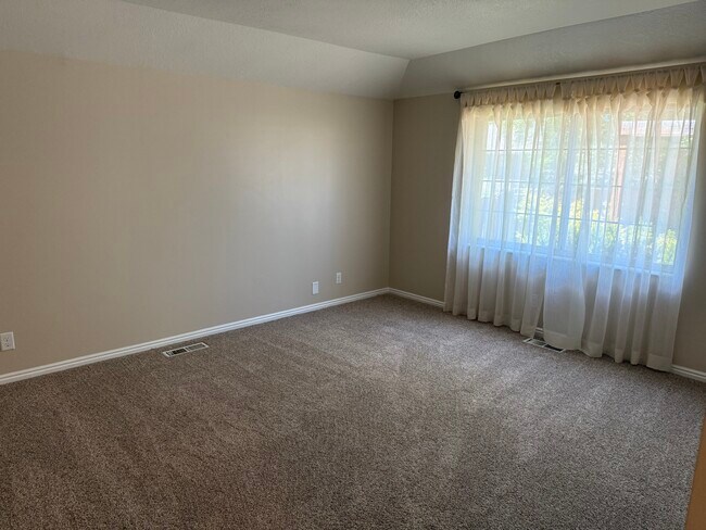 Building Photo - 1453 E Vintry Cir