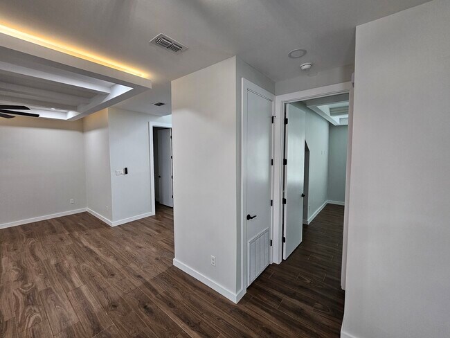 Building Photo - 5303 N Crown Pt