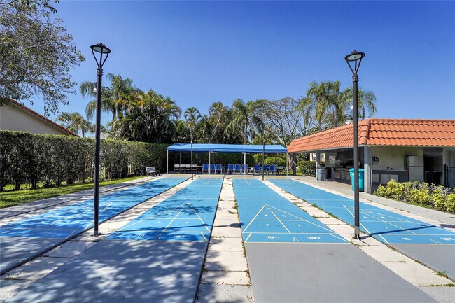 Building Photo - 8911 S Hollybrook Blvd