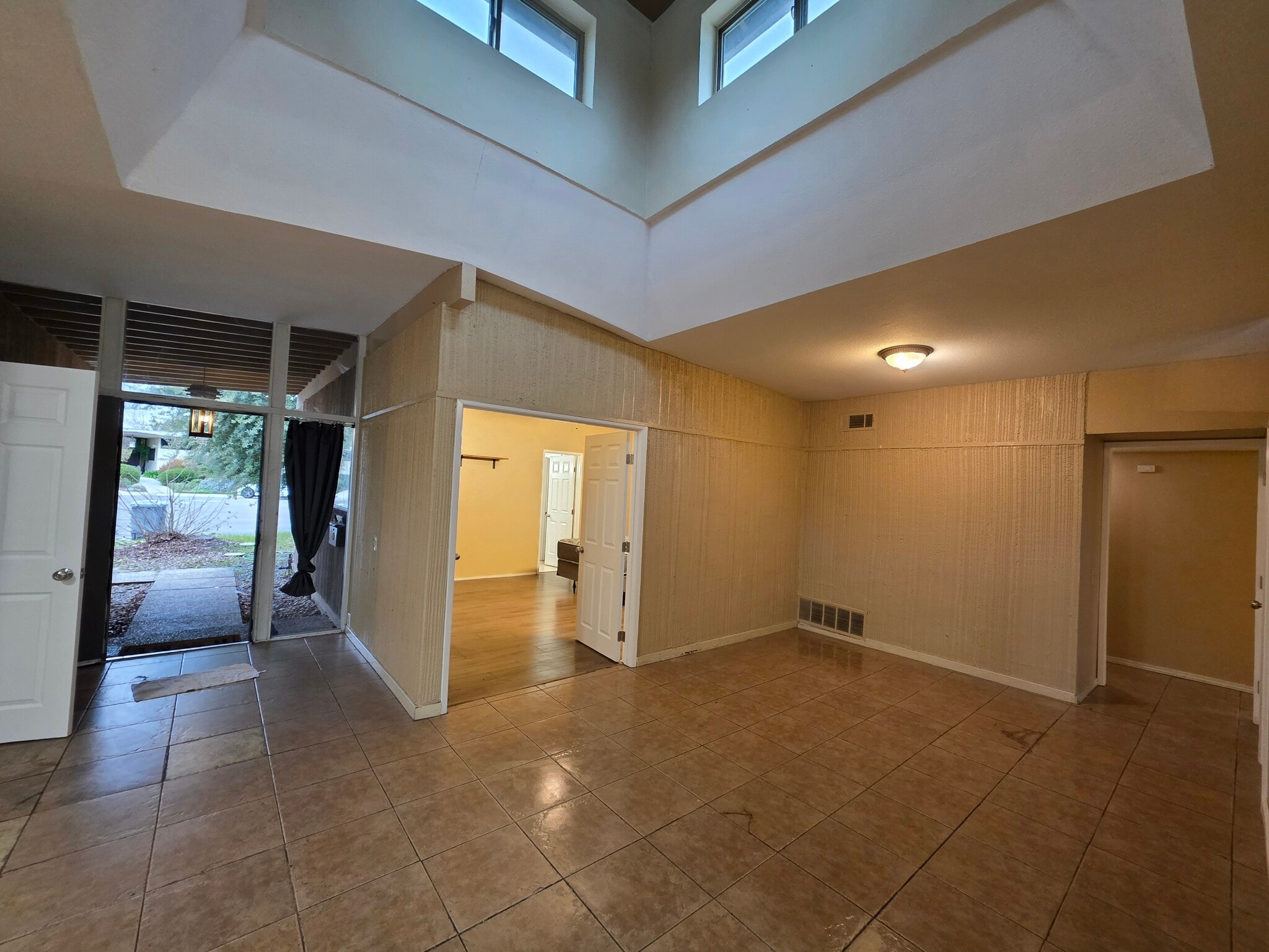 Building Photo - 1312 Toyon Plz