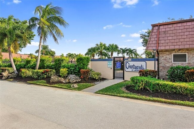 Building Photo - 7801 Courtyard Run W