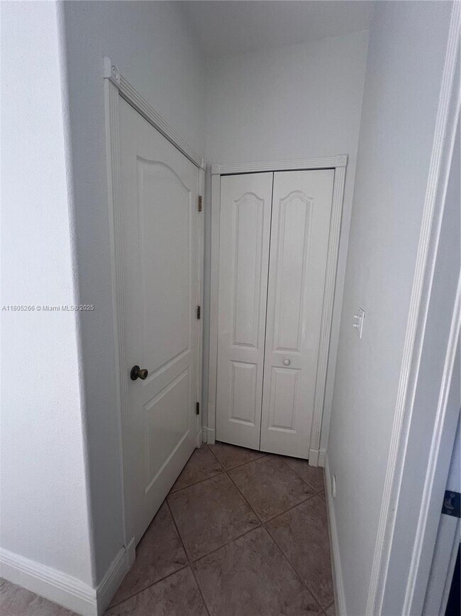 Building Photo - 2682 SW 139th Pl