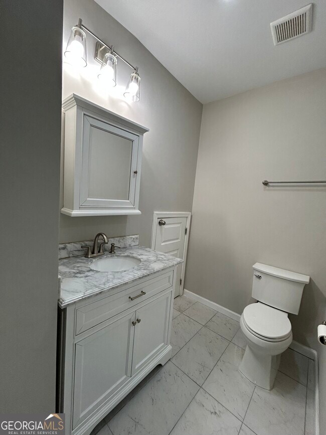 Building Photo - 2940 Furlong Ct