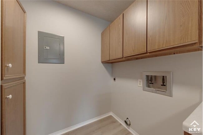 Building Photo - 1315 N Sheridan St