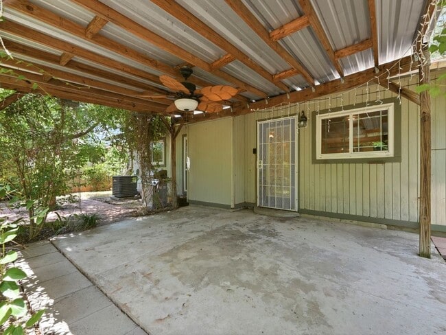 Building Photo - 1114 Churing Dr