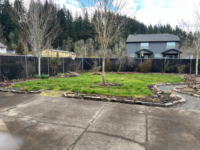 Building Photo - Updated 3 bedroom 1 bathroom house in Thur...