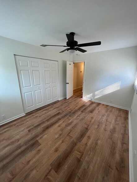Building Photo - 50 Hackberry Hl