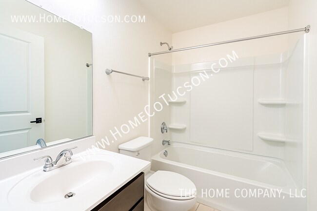 Building Photo - 8558 W Jackdaw Ct