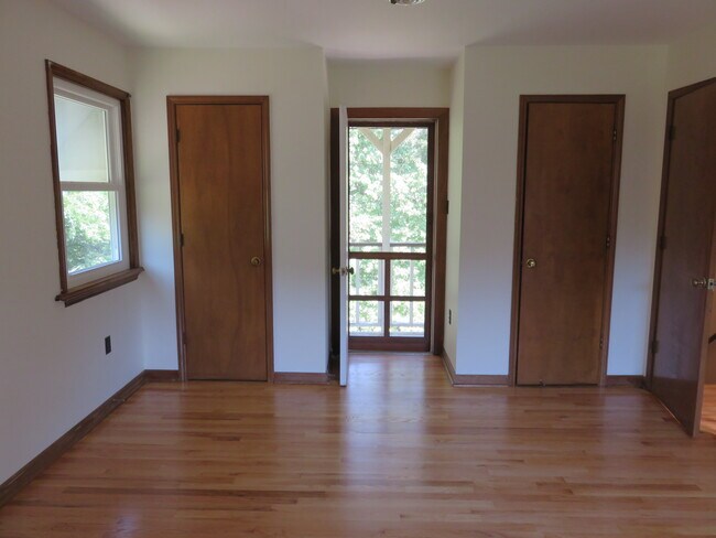 Building Photo - 5501 Pleasant Ridge Dr