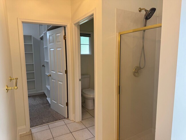 Building Photo - Brentwood 4BR Home