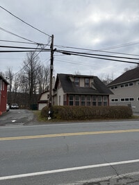 Building Photo - 958 Main St