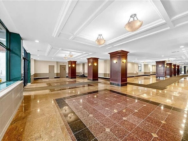 Building Photo - 1213 Avenue Z