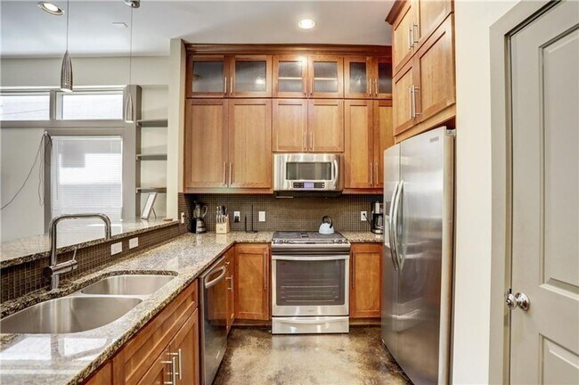 Building Photo - 602 W N Loop Blvd