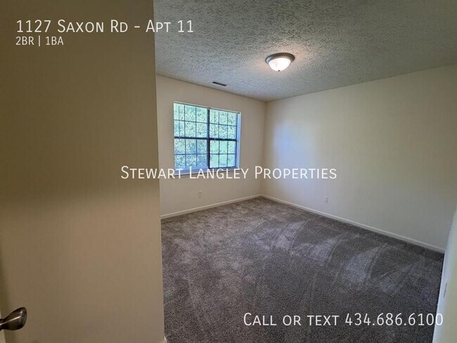 Building Photo - 1127 Saxon Rd