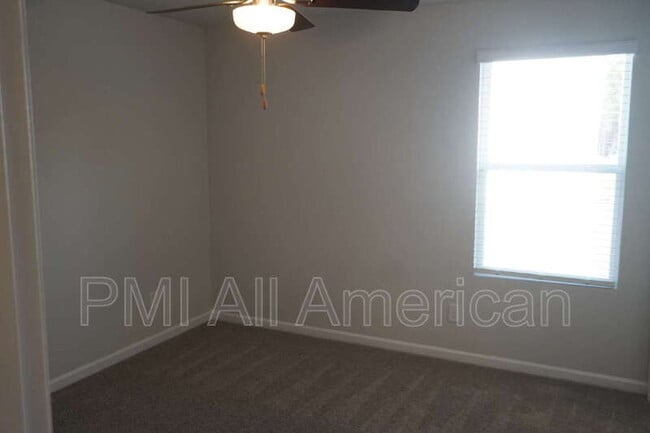 Building Photo - 289 Greenbay St