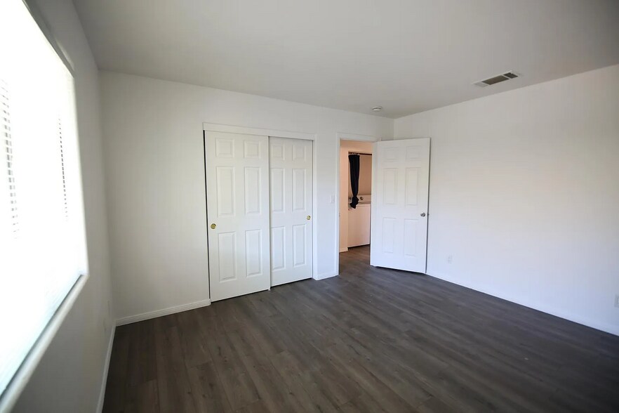 Building Photo - 6313 Palo Verde Ave