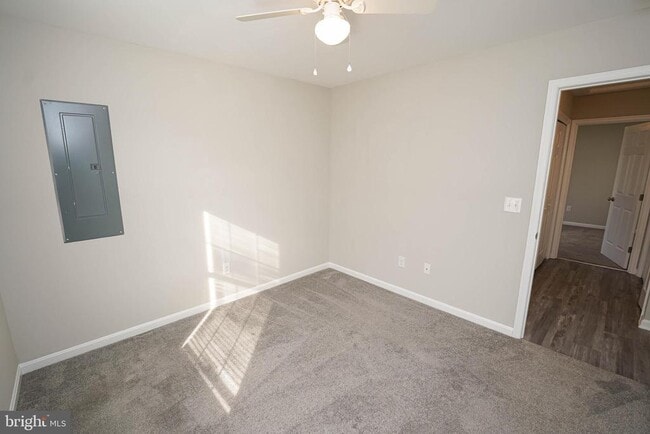 Building Photo - 2007 S Old Mill Dr