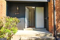 Building Photo - 20423 Meadow Pond Pl