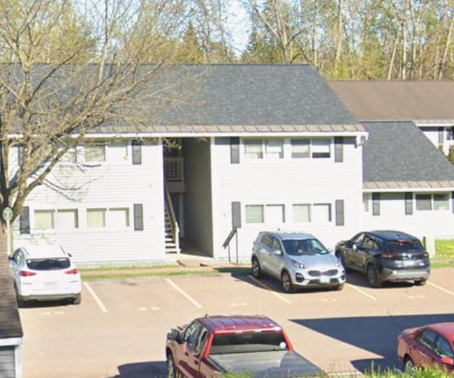 Building Photo - 152 Quarry Hill rd