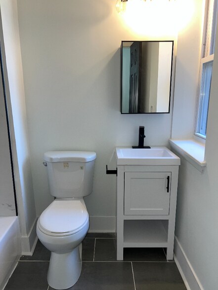 Building Photo - 1706 McCulloh St