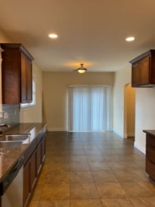 Building Photo - Historic Thomas House – A Rare Rental Opportunity in Petaluma! 2bd/2.5baths West Petaluma