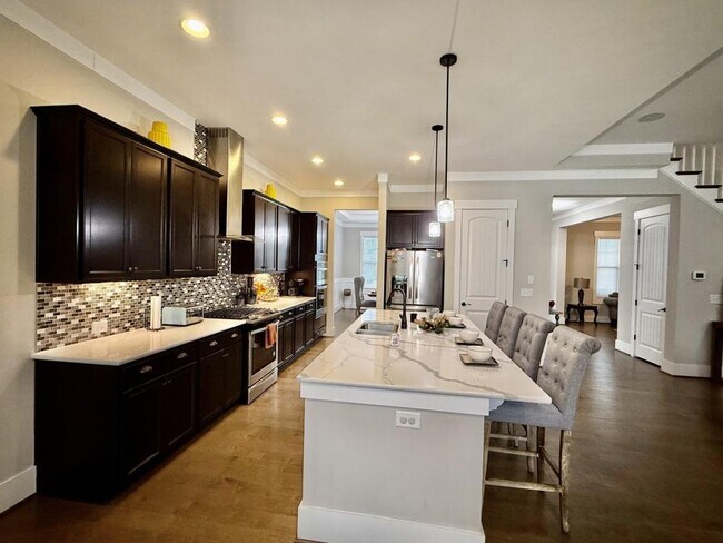 Building Photo - 1316 Spicer Ln