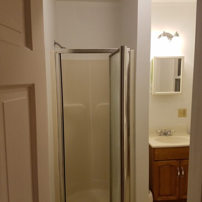 Building Photo - 146 Wellsville Ave