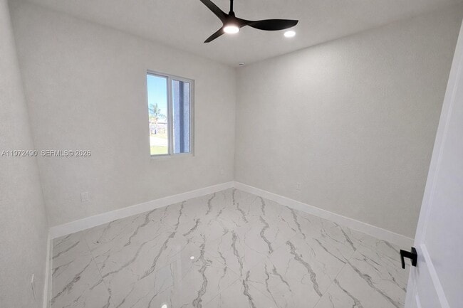 Building Photo - 2423 Milton Ave S