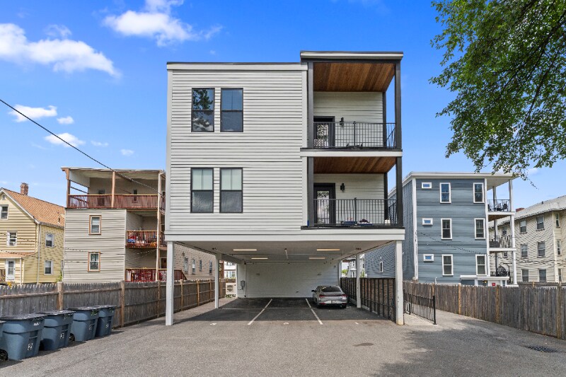 Building Photo - 68 Armandine St