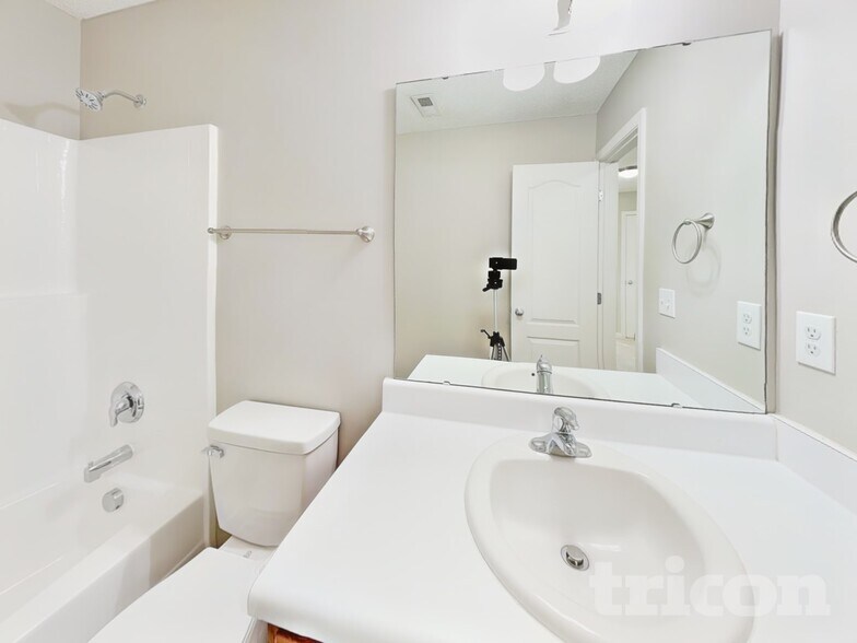 Building Photo - 3445 Dutchman Rd