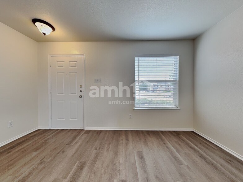 Building Photo - 1520 Wind Star Way