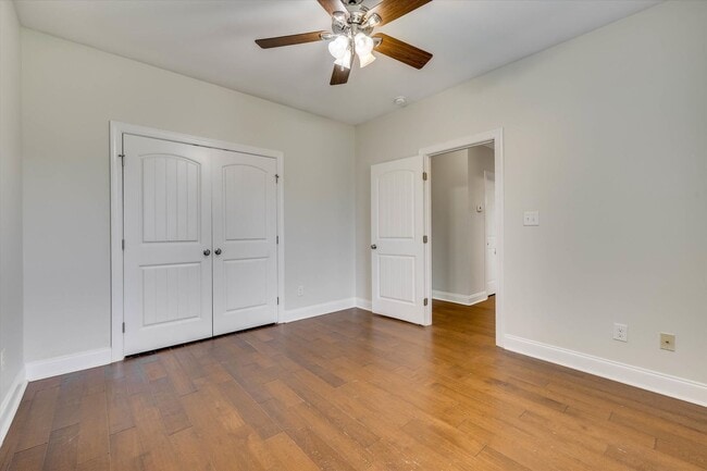 Building Photo - 226 Sandleton Way