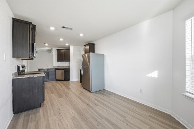 Building Photo - 340 Barrel Cactus Dr