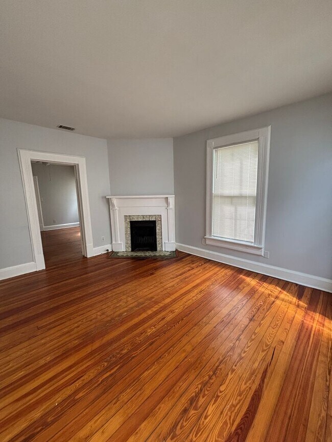 Building Photo - 315 E 37th St