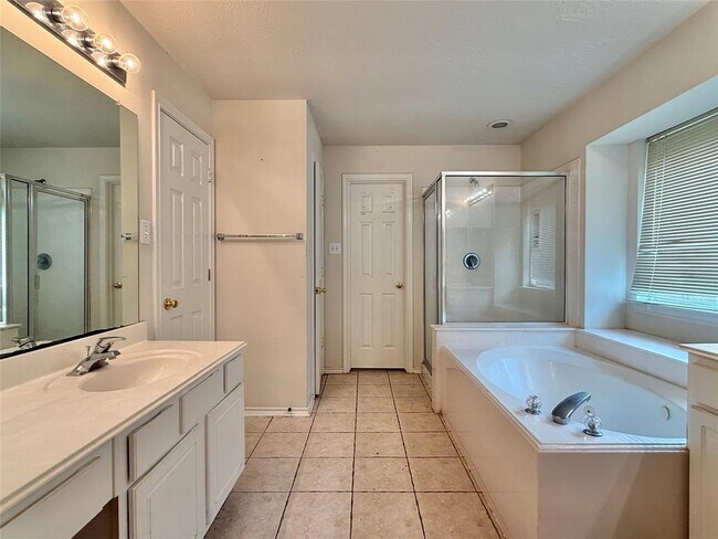 Building Photo - 110 S Merryweather Cir