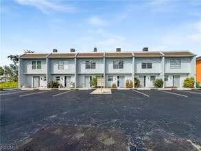 Building Photo - 1123 SW 48th Terrace